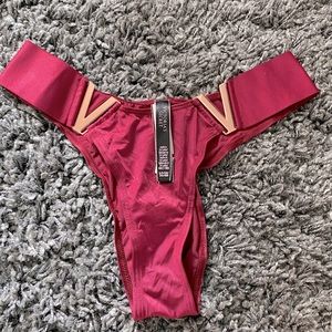 ✨VICTORIA’S SECRET BRAZILIAN PANTY✨